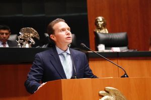 Manuel Velasco busca la candidatura a la presidencia con Morena