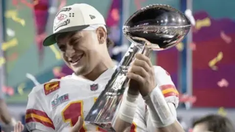 Pat Mahomes se emborrachó y regaló el Vince Lombardi a un desconocido