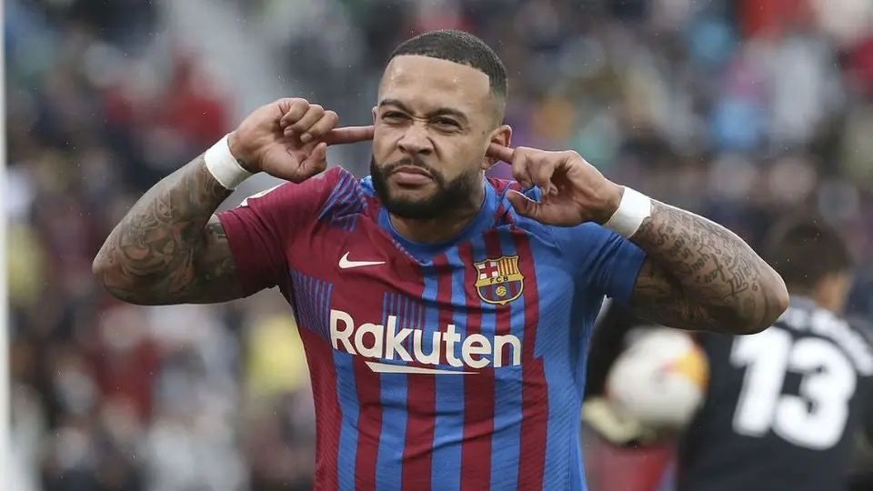 Barcelona: Busca intercambio con el Inter por Memphis Depay y Franck Kessié
