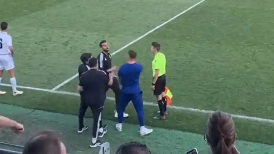 Fernando Torres y Álvaro Arbeloa protagonizan pelea en Derby Infantil