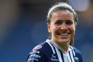 Daniela Solís interrumpe transmisión para pedir que salvaguarden a sus perritos