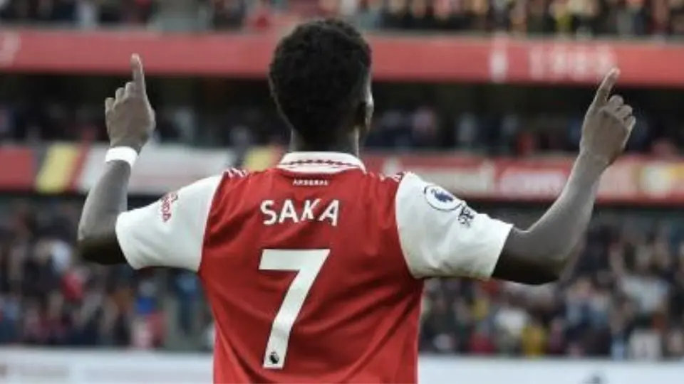 Bukayo Saka tendrá un contrato millonario con el Arsenal y bloquea al Real Madrid