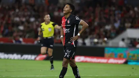 Ozziel Herrera manda "saludo pa' este w..y" mientras convive con aficionados