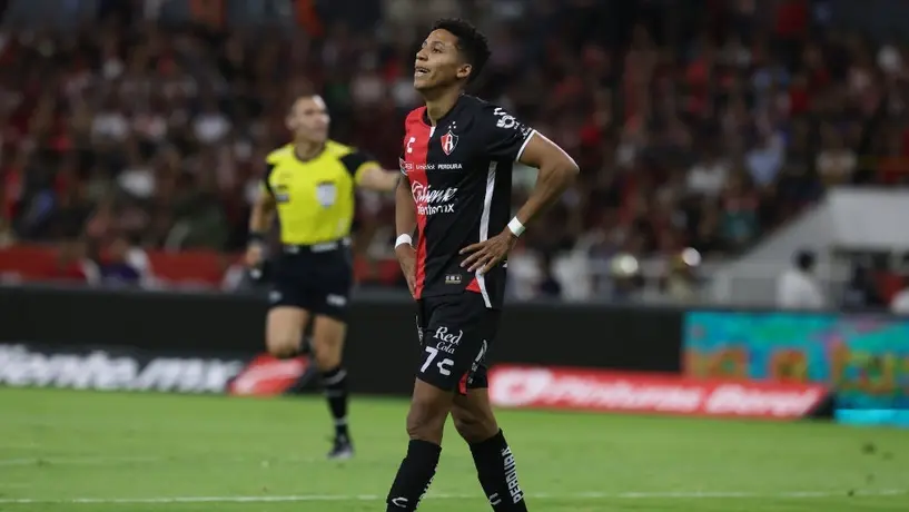 Ozziel Herrera manda "saludo pa' este w..y" mientras convive con aficionados