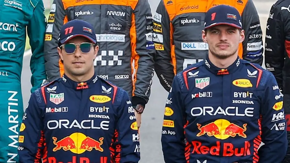Prensa especializada engrandece reacción de Checo Pérez: ‘Solo él puede vencer a Verstappen’