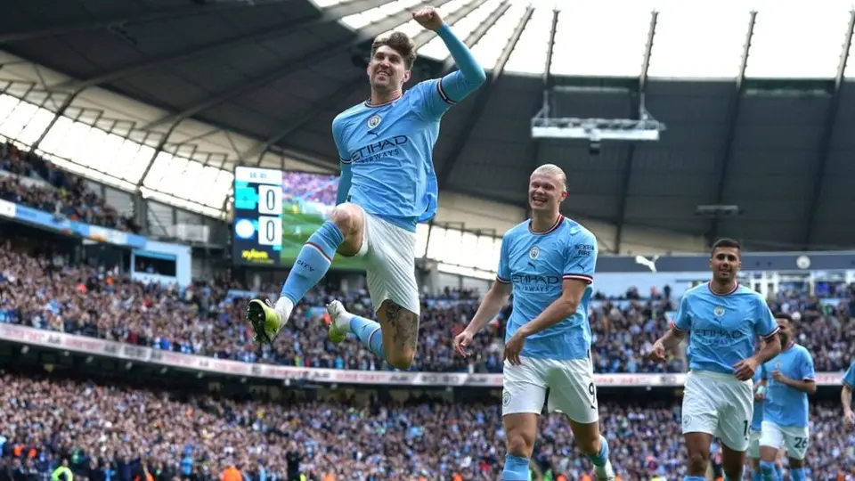 Manchester City le mete miedo al Arsenal con goleada al Leicester