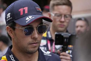 Christian Horner le pide a Checo Pérez no pensar en el título: 'No debe presionarse a sí mismo'