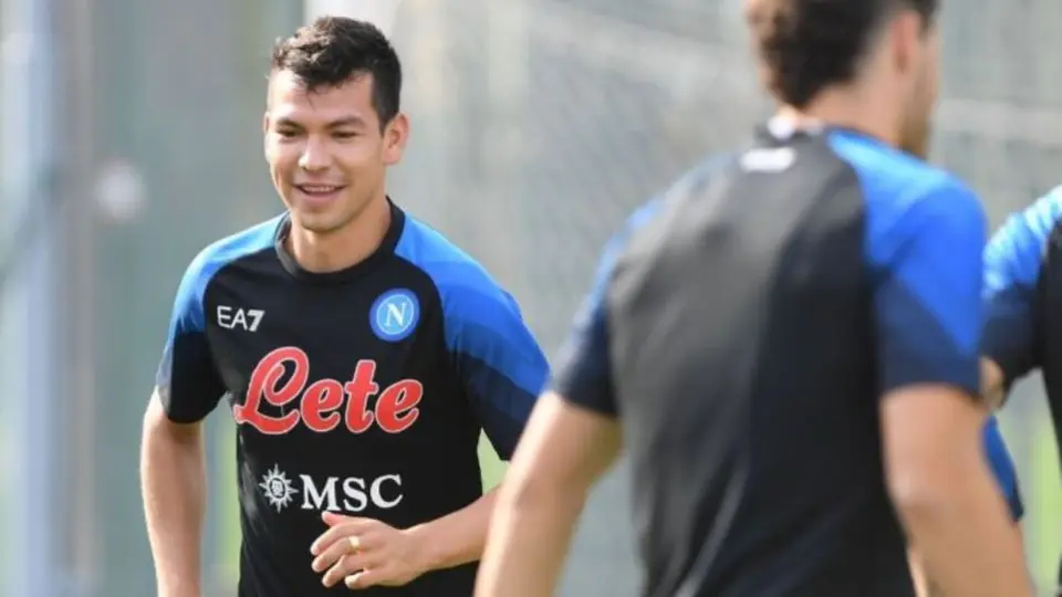 Hirving Lozano: Se hace tatuaje alusivo al PSV y Napoli