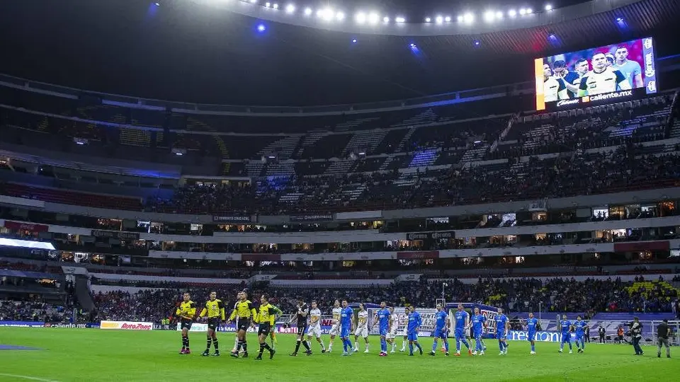 Cruz Azul vs Pumas: Estadio Azteca no lució con gradas llenas para el juego