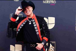 Eduin Caz de Grupo Firme se separa de su esposa; le envía mensaje en Premios lo Nuestro