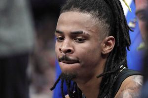 NBA castigó a Ja Morant con ocho partidos sin paga por video portando un arma de fuego