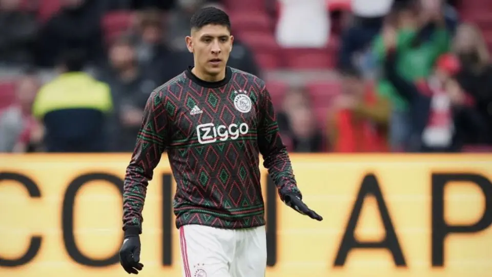 Edson Álvarez todavía no recibe oferta del Dortmund y le salen nuevas 'novias'