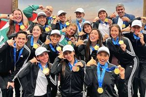 Equipo de Natación agradec apoyo a Elías Ayub: "Nos pediste una medalla y te trajimos seis"