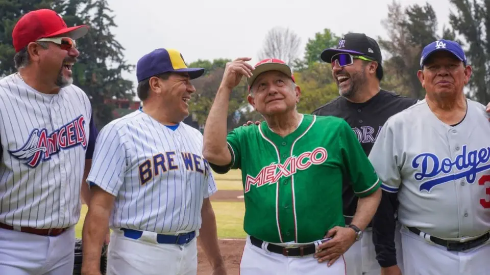 AMLO y su ‘dream team’ de beisbol empató con el IMSS: “Los vamos a macanear”