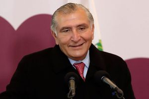 Adán Augusto López defendió a Miguel Layún y a otros futbolistas por enviarle saludos en redes