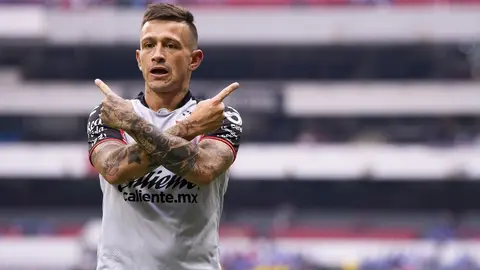 Mora, despreocupado sobre los rumores del 'Huevo' Lozano: 'Es tiempo de pensar en Chivas'
