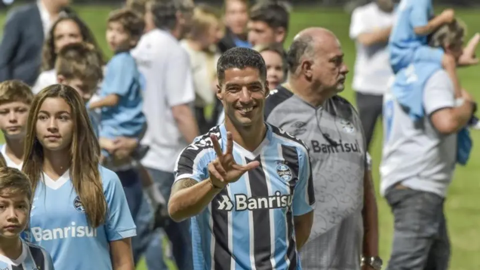 Luis Suárez considera dejar Gremio y retirarse del futbol a sus 36 años