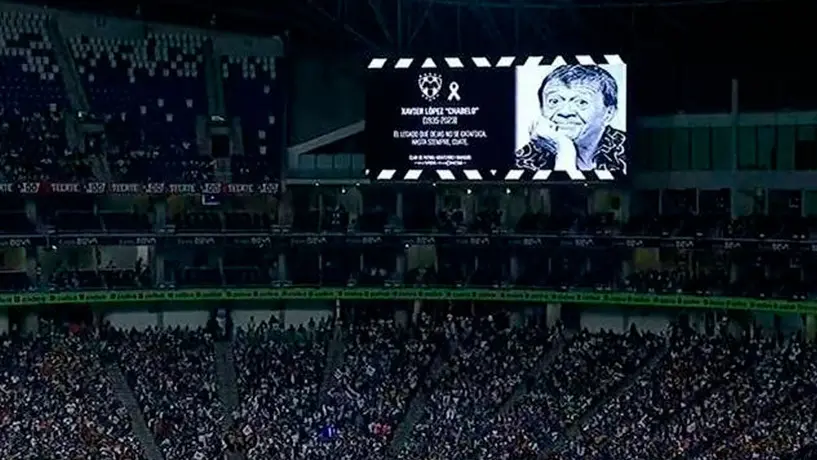 Chabelo, con emotivo homenaje en Clásico Regio Femenil entre Rayadas y Tigres