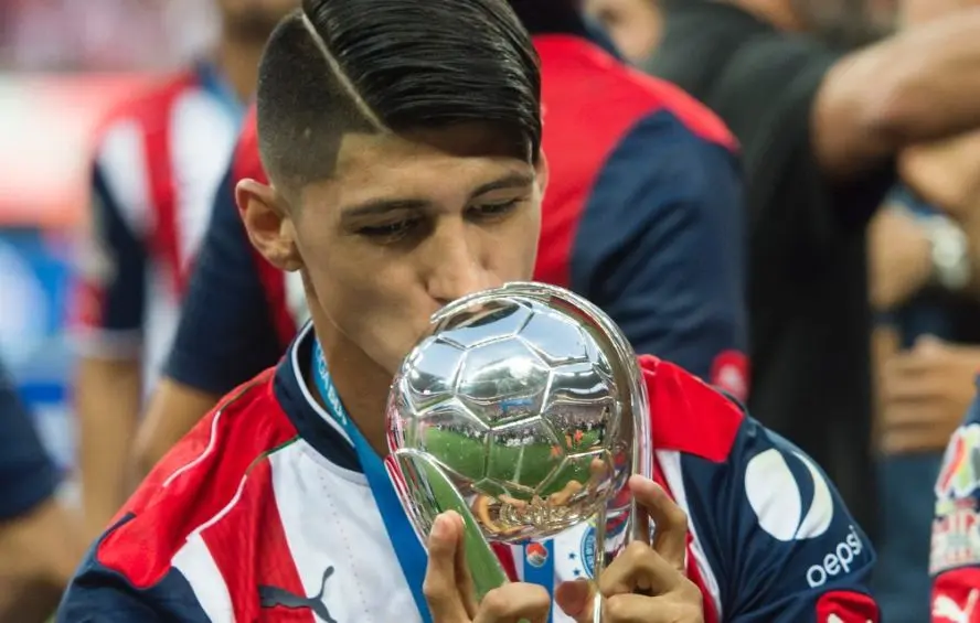 Alan pulido cuando fue campeón con Chivas en 2017 | MEXSPORT