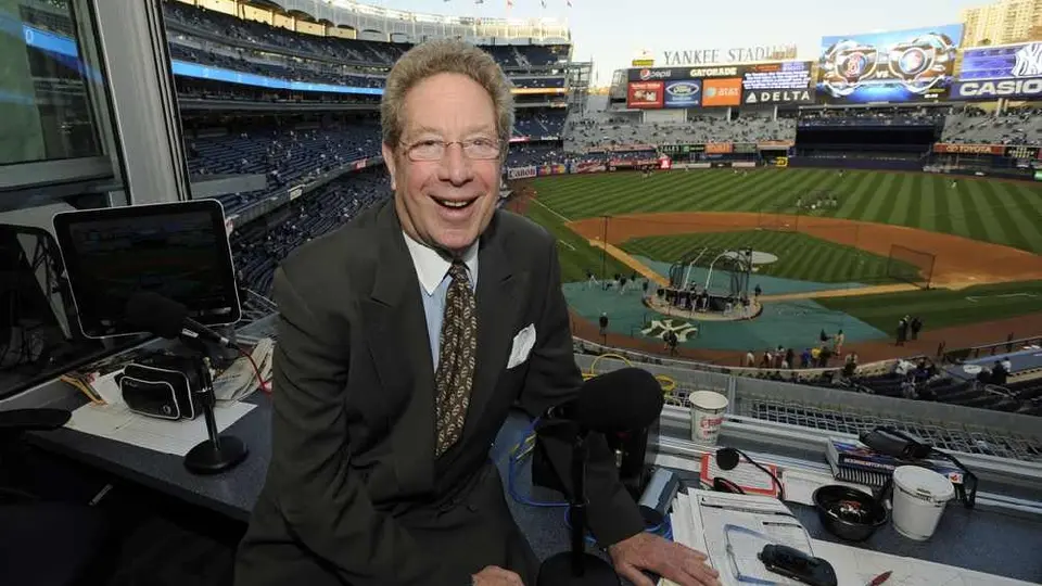 MLB: Cronista de los Yankees recibe un pelotazo en pleno partido de beisbol