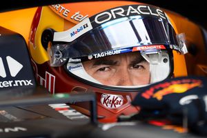 Checo Pérez estalla tras ser eliminado en Q2: "No es posible, ¿en dónde?, qué carajos"