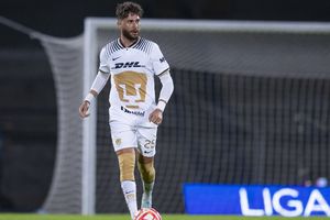 'Palermo' Ortiz se fue expulsado, al ritmo de "Un Velero en Libertad"