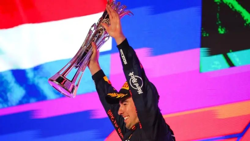 Checo Pérez, aplaudido por prensa internacional: ‘Derrotó a Verstappen a puro ritmo’