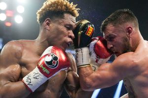 Devin Haney venció por decisión unánime a Vasyl Lomachenko en un resultado polémico