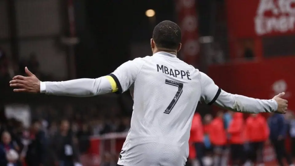 Ligue 1: Con gol de Mbappé en el último minuto, PSG le gana al Brest