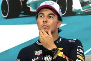 Checo Pérez: Mercedes busca convencer al mexicano para salir de Red Bull