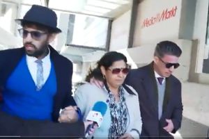 Mamá de Dani Alves fue captada consternada tras cita con abogados de su hijo