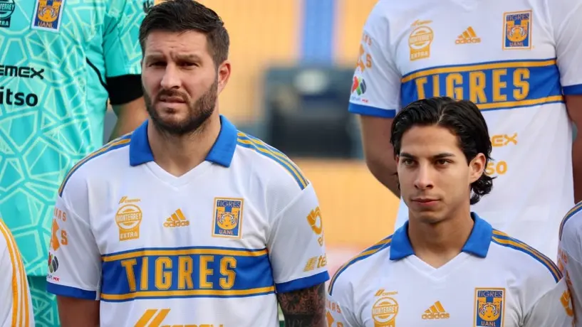 Gignac bromea sobre el aspecto de Diego Lainez: “Es fachero”