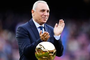 Hristo Stoichkov fue criticado por su participación como comentarista; lo tachan como 'antimadridista'