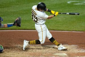 Después de 13 años en las menores, Drew Maggi hace su debut en la MLB con Pittsburgh