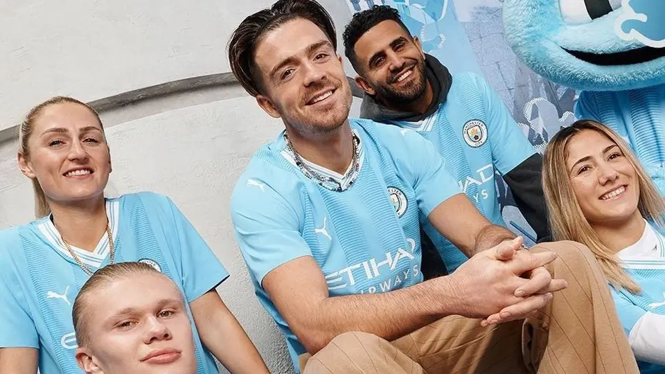 Manchester City presentó su uniforme para la temporada 2023/24