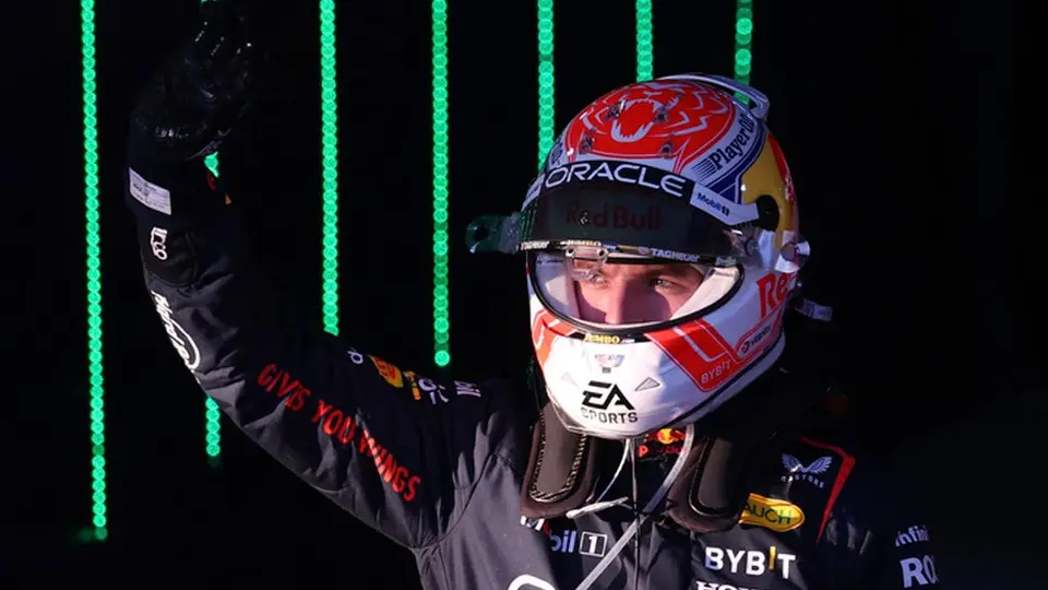Verstappen, a nada de cometer error que colocaría a Checo Pérez como líder del campeonato