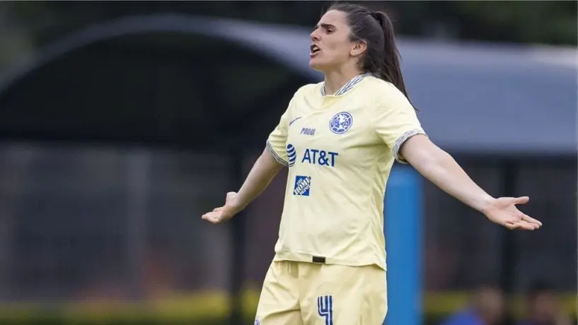 América Femenil: Española Andrea Pereira entonó el himno nacional previo a la Final