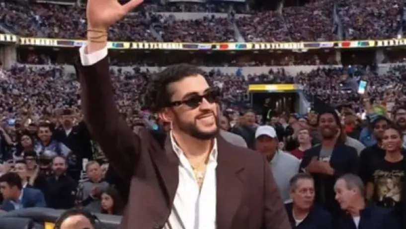 Bad Bunny apareció en WrestleMania 39 para la pelea entre Dominik y Rey Mysterio