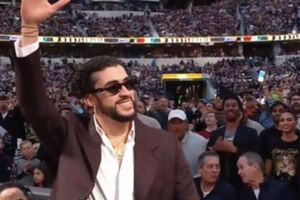 Bad Bunny apareció en WrestleMania 39 para la pelea entre Dominik y Rey Mysterio