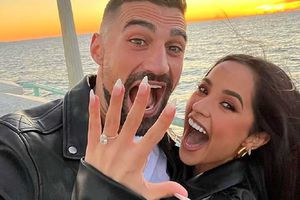 Futbolista del FC Dallas y novio de Becky G es acusado de serle infiel a su pareja