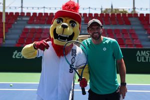 Hans Hach Verdugo aconsejó a los recoge pelotas en el Challenger de León