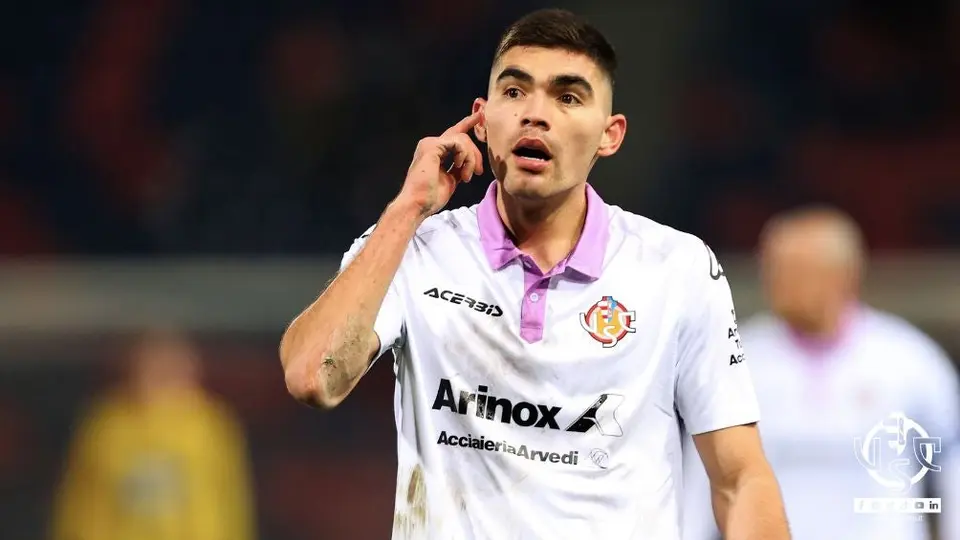 Johan Vásquez jugó los 90 minutos en la derrota del Cremonese frente al Inter de Milán