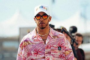Lewis Hamilton 'amenazó' a Checo Pérez y toda la F1: 'Lucharemos por el título mundial'