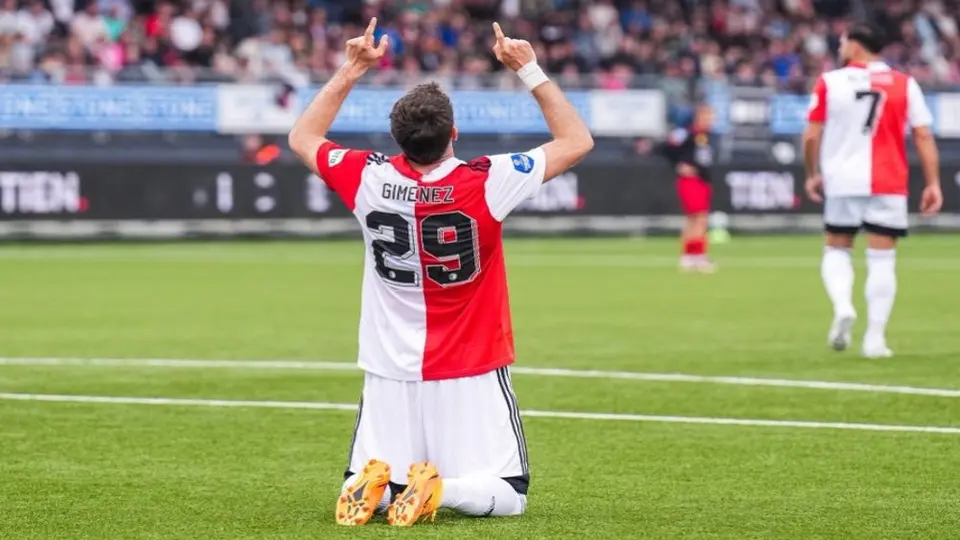 Carlos Salcido sobre Santi Giménez: 'Puede llegar a un equipo más grande'