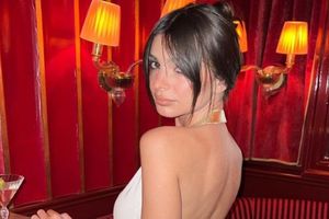 ¿Guiño al Chucky Lozano? Emily Ratajkowski demostró su 'amor' por el Napoli