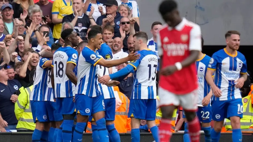 Arsenal es goleado en casa por Brighton y se complica título de Premier