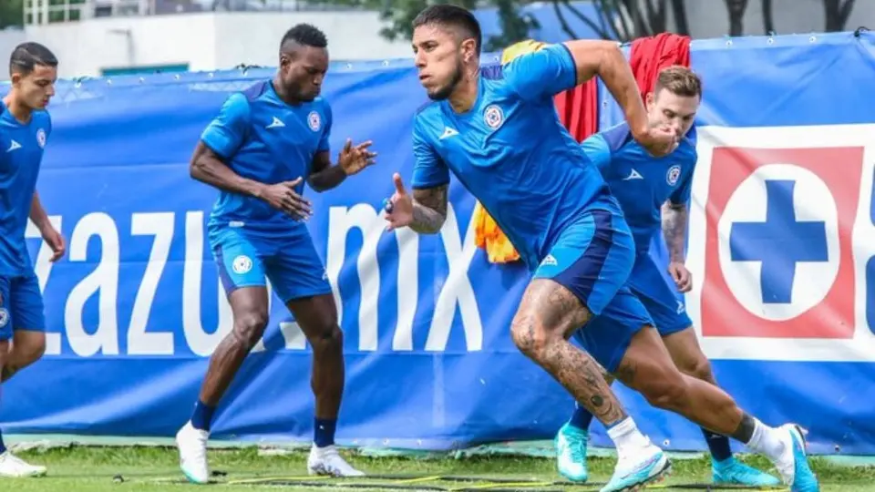 Carlos Salcedo: "Con Cruz Azul quiero ser campeón e ir a un Mundial de Clubes"