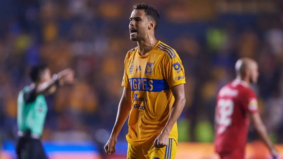 Diego Reyes está en la mira del AEK de Atenas a petición de Matías Almeyda