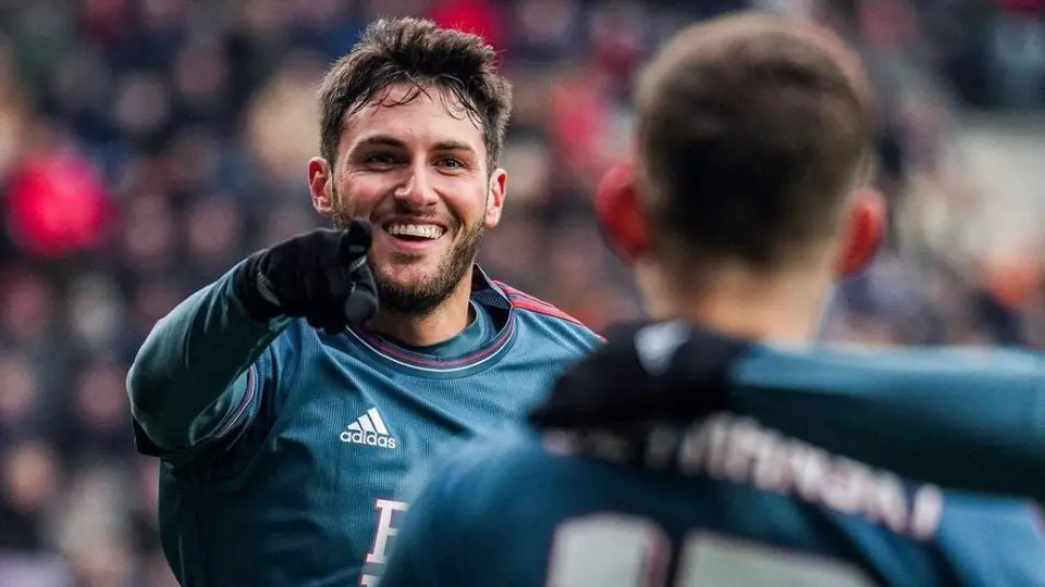 'Chaco' Giménez habla sobre la posible salida de Santi del Feyenoord