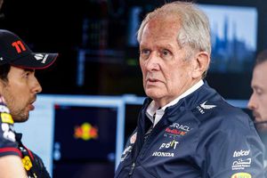 Helmut Marko sobre el futuro de Checo Pérez: 'Con el rendimiento que tiene, seguirá con nosotros'
